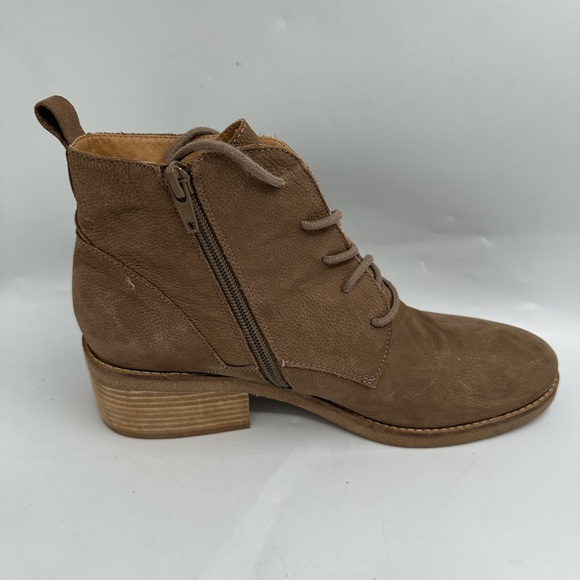 Lucky Brand Women's Tamela Taupe Nubuck Leather Boot Size 8.5M - Picture 2 of 12